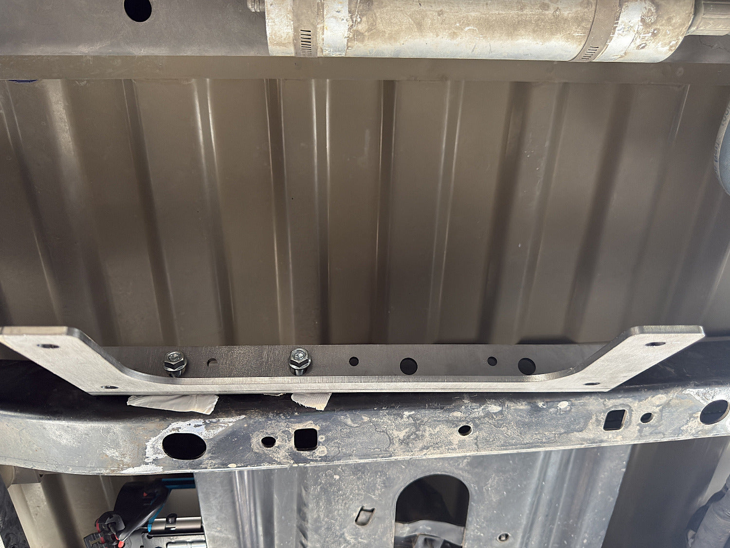 2017-2026, Ford Super Duty, 2.5 Gallon Air Tank Mounting Kit