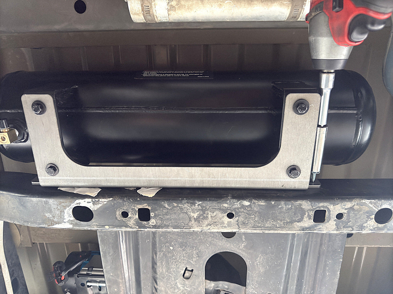 2017-2026, Ford Super Duty, 2.5 Gallon Air Tank Mounting Kit